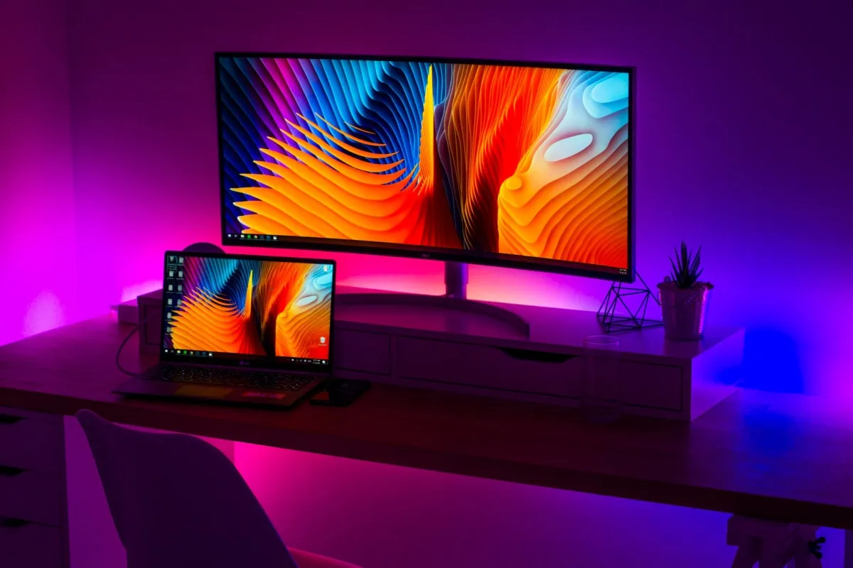Светодиодная лента Philips Hue